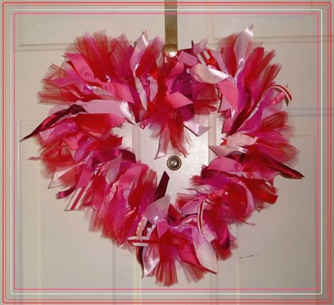 Valentine S Wreath Made Of Ribbons And Tulle How To Make Wreaths Valentine Wreath Valentines