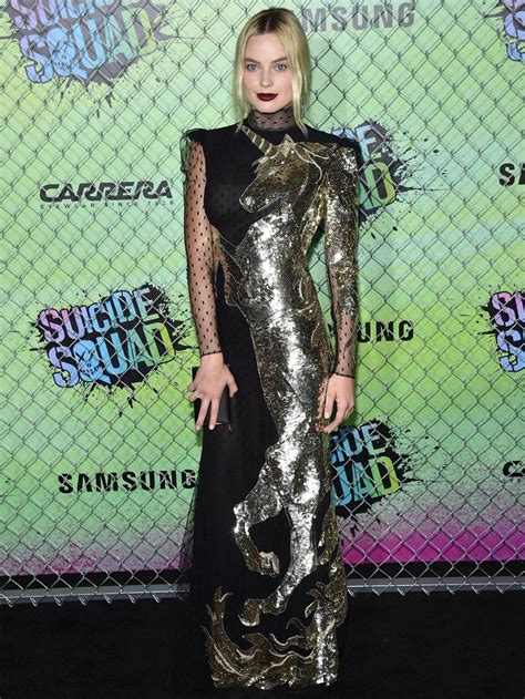 Margot Robbie Mencuri Perhatian Dengan Dress Unicorn Di Premier Suicide Squad