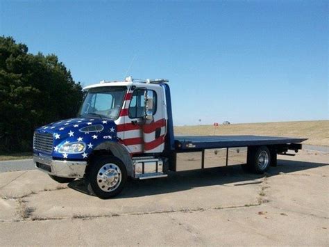 American Flag Design Flatbed Towing Freightliner Trucks