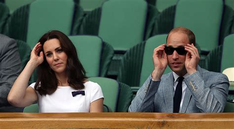 Kate Middleton A Wimbledon Tifa Per Roger Federer E Lo Bacia Guarda Le Foto People