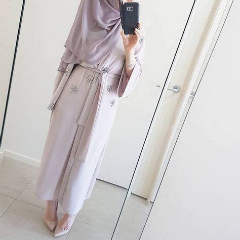Baju muslim wanita gaya dan modis banget istana mode. 40+ Model Baju Lebaran Terbaru 2020 (Simple, Modis, Casual) | Gaya hijab, Model pakaian muslim ...