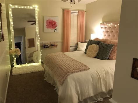 Pin By Melissa Dryden On Teenage Girls Womans Bedroom Glam Bedroom