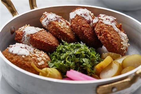 Not fitting in itself, it became a restaurant in copacabana, and in the pioneer kiosk of lagoa rodrigo de freitas. Arabic Restaurants in Dubai That Serve the Best Falafel ...