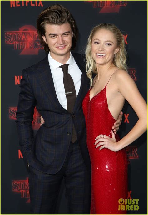 Stranger Things Joe Keery Girlfriend Maika Monroe Couple Up At Season Premiere Photo