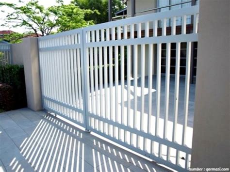 Mitra solusi konstruksi fokus dan total pada penjualan berbagai kebutuhan material bangunan dan juga layanan konstruksi, solusi untuk kebutuhan material bangunan konstruksi indonesia, menjual beton precast seperti u ditch, box culvert, pagar beton panel dan kolom, kanstin, paving block dan juga kebutuhan material 10 Desain Pagar Besi Minimalis Terindah 2018