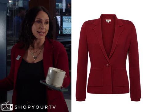 9 1 1 Season 7 Episode 12 Maddies Red Blazer Shop Your Tv