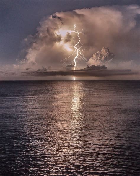 Catumbo Lightning Stock Image Image Of Venezula Cloud 35907605