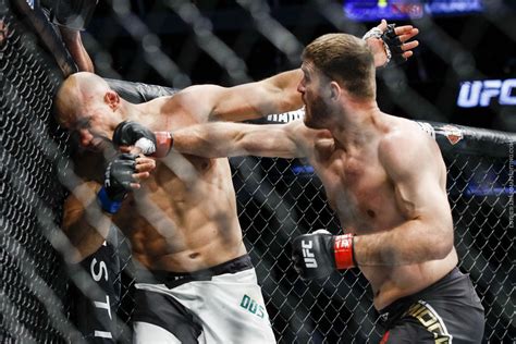 Ufc 211 Results Stipe Miocic Knocks Out Junior Dos Santos In First