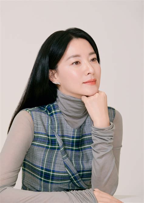 Actress Lee Young Ae Reveals What Made Her Fall In Love With BTS - Koreaboo