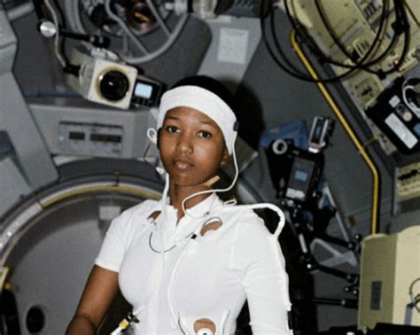 Meet Dr Mae Jemison First Black Woman To Go On A Space Flight