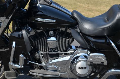 Select a value or price type. 2011 Black Harley Davidson Electra Glide Ultra Classic ...