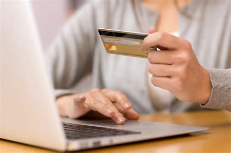 To get started, all you need is a cash card. wholenessjournal.com » 5 Easy to Use Apps to Manage Credit Card Debt
