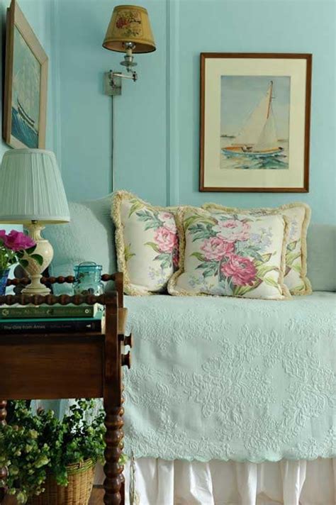 A Classic Victorian Summer Cottage Shabby Chic Bedrooms Home Decor