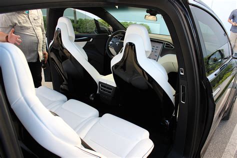 New Tesla Model X 5 Seat Configuration — Back Seats Can Be