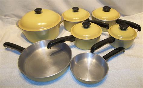 Vintage Club Harvest Gold Yellow Painted Aluminum Cook Ware Set With