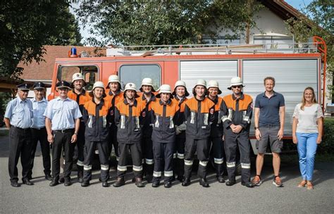 Biberbacher Feuerwehrleute Meistern Leistungspr Fung Bei Sommerlicher Hitze