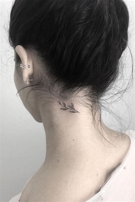 30 Creative And Impressive Neck Tattoos For Women Татуировка на