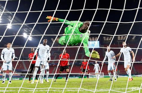 His impressive and consistent performances for les rouges et blancs resulted in him lifting the first silverware of his career. Schot in de roos: de angstaanjagende statistieken van ...