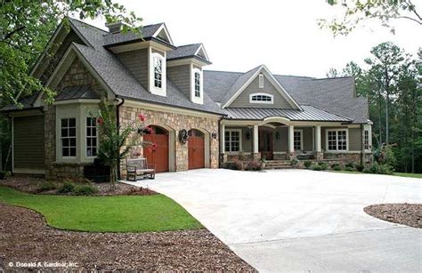 Front Exterior Photo Of Home Plan 1157 The Richelieu Craftsman House