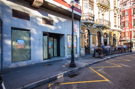 Apartamento seminuevo y en perfecto estado en el natahoyo, ubicado a un paso del centro de la ciudad y de la playa de. LOCAL EN ALQUILER EN EL CENTRO DE GIJÓN