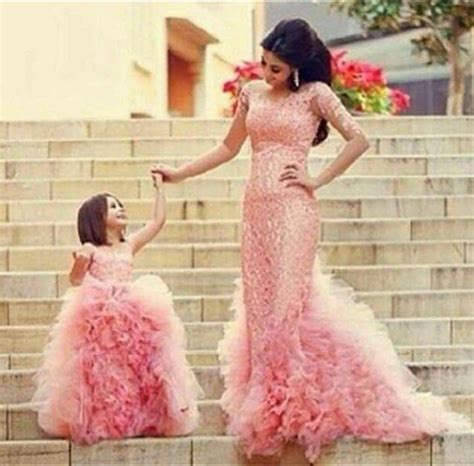 Mama E Hijas Vestidas Igual Con Vestidos Hermosos De Fiesta Ropa