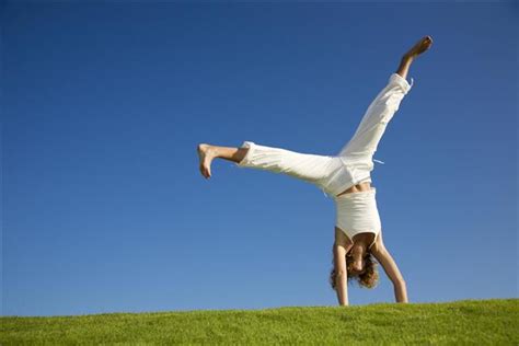 Heres A Step By Step Guide On How To Do A Perfect Cartwheel