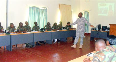 Us Army Personnel Assist Ugandan Military U S Army Afr Flickr