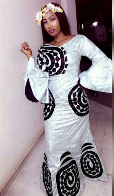 Épinglé par Fashion Trends by Merry Loum sur Sénégalaise Robe