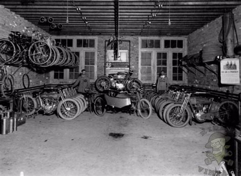 15 Amazing Vintage Photos Of Early Harley Davidson