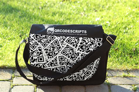 Clever And Creative Qr Code Bag Designs By Qrcodescripts Find Our