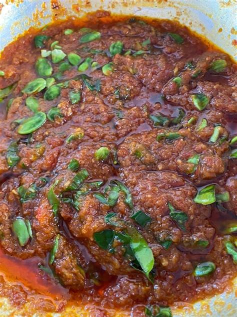 Hidangan ini menjadi salah satu masakan pelengkap wajib. Sambal Perap Ikan Bakar SEDAP, Balut Dalam Daun Kunyit ...