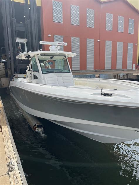 2015 Boston Whaler 370 Outrage Centre Console For Sale Yachtworld