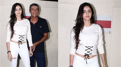 chunky pandey with daughter ananya pandey at varun dhawan s judwaa 2 screening youtube