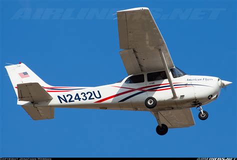 Cessna 172r Skyhawk American Flyers Airline Aviation Photo 2402235
