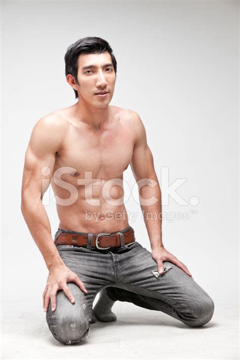 Foto De Stock Imagen De Hombre Musculoso Posando Libre De Derechos FreeImages