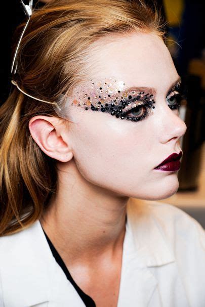 Pat Mcgraths Most Mesmerising Beauty Looks Fashion Show Makeup Catwalk Makeup Show Makeup