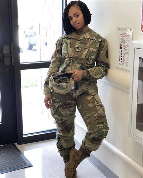 Black Women Curves Quotes Blackwomencurves In 2020 Military Women