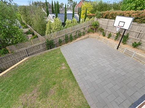 Big or small, short or tall, there are dozens, if not hundreds, of different ways to build a basketball court in your yard. Ideal How To Make A Basketball Court Cheap #IS75 ...