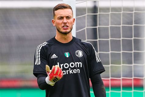 Game log, goals, assists, played minutes, completed passes and shots. Feyenoord woedend: KNVB volgt reglement en dreigt Bijlow ...
