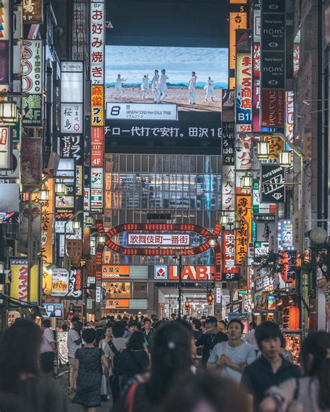 Color Street Photography Of Tokyo By Rk Capture The Spirit Of The City