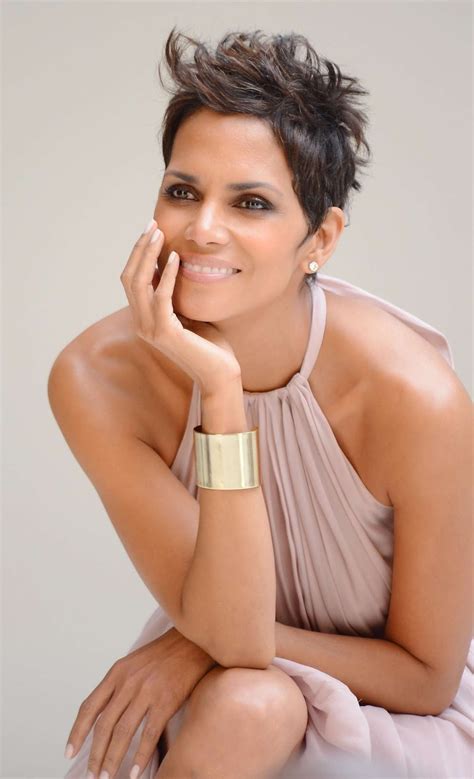 Halle Berry Wallpaperhalle Berry Hot Wallpaperhalle Berry Latest