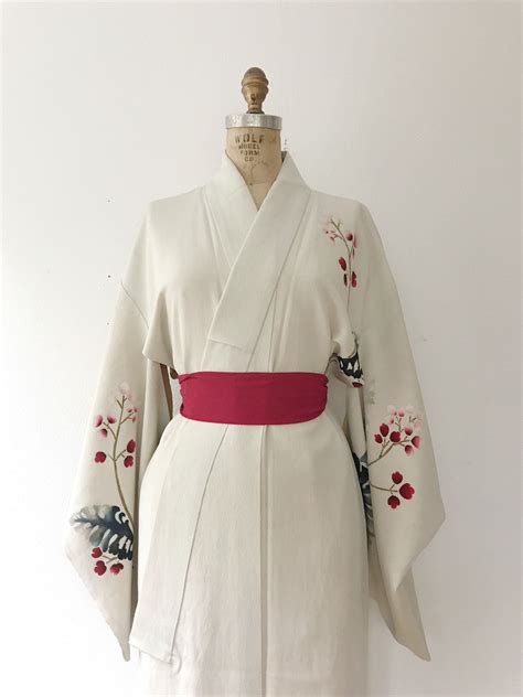 Omeshi kimono / vintage kimono robe / 1950s Silk Crepe Kimono | Etsy | Vintage kimono, Vintage ...