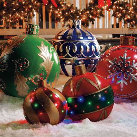 Giant ball size makes these ornaments great for exterior ski resorts or hotels. Giant Christmas Ornaments Pictures, Photos, and Images for ...