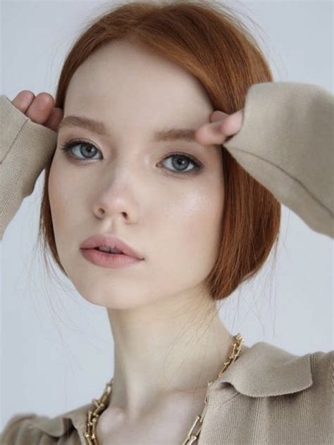 Model Elena Ilina Atr One