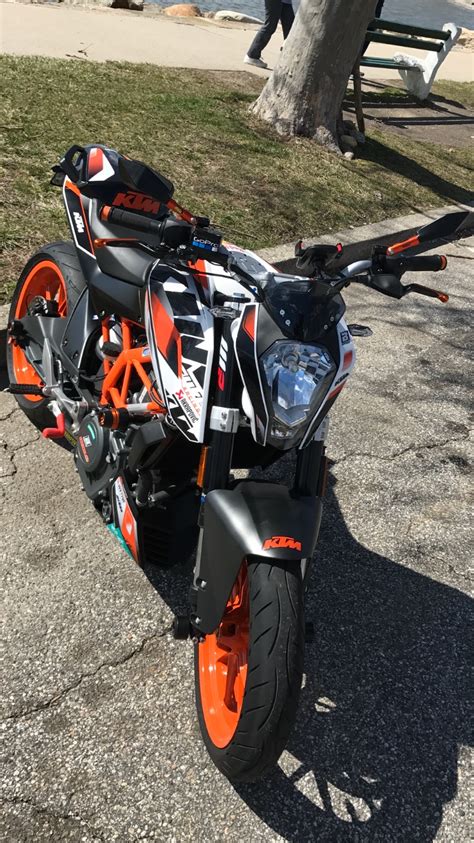 Backlit switches, carried over from pulsar, luckily no bcu. the KTM Duke 390 Picture Thread - Page 27 - KTM Duke 390 Forum