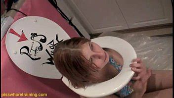 Teen Piss Whore Dahlia Licks The Toilet Seat Clean Xvideos Com