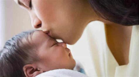 Nasce uma mãe como chegada do filho MUDA a mulher pra sempre Bebê Mamãe
