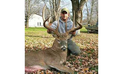 Mike Kembles Near Record 8 Point Buck North American Whitetail