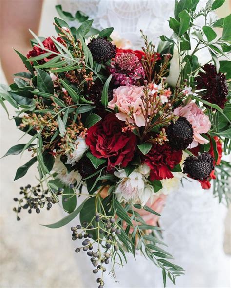 The Colours And Textures In This Bouquet Is Just Amazing Love The Deep