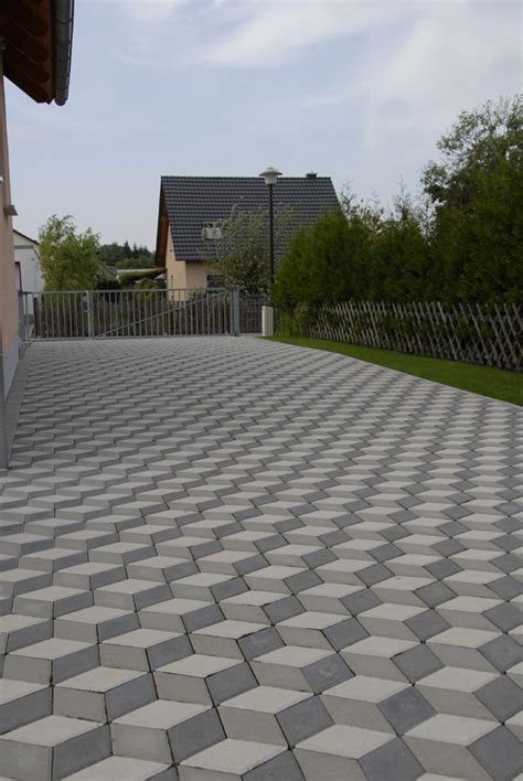 Ideen holen, beraten lassen, farben, oberflächen und formate vergleichen, in natura ansehen, angreifen und muster mit. Harzer Raute Pflaster | Harzer Betonwarenwerke